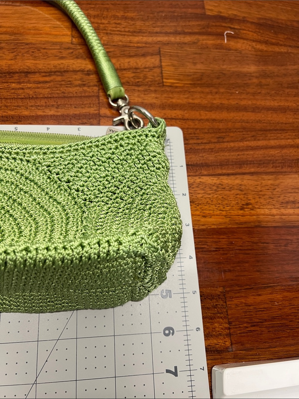 THE SAK Green Crocheted Shoulder Bag - Picture 5 of 7